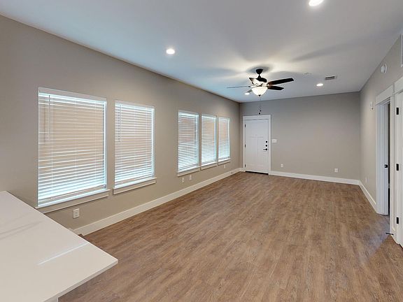 5th image of 311 Craddock Ave #104