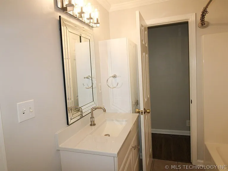 5510 S Owasso Ave — Photo 13