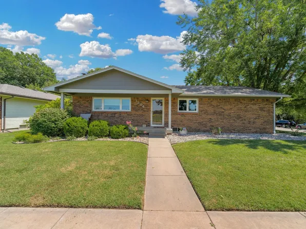 1304 N Country Acres Ave, Wichita, KS 67212