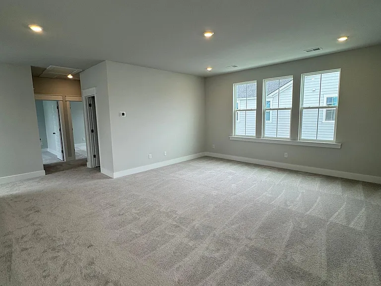 184 Ashworth Dr — Photo 18