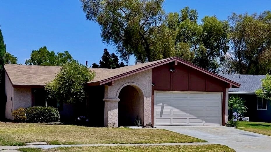 1st image of 4117 E Bainbridge Ave