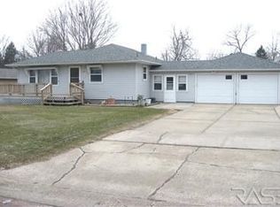 105 S 1st Ave, Brandon, SD 57005