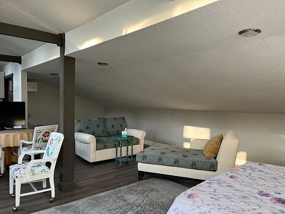 2nd image of 330 Wall Ave Floor 1