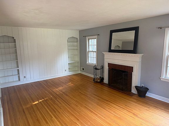 4th image of 1206 Oneida St