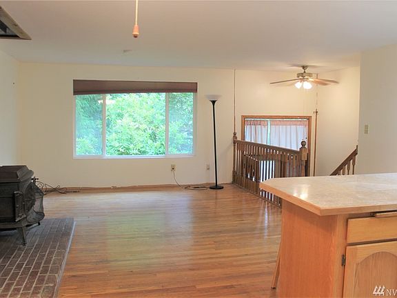 4th image of 20305 6th St NE