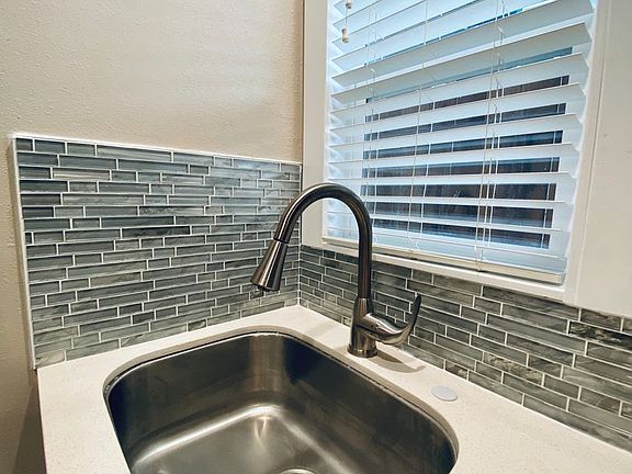 4th image of 512 23rd Ave APT 3