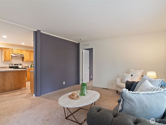 2nd image of 850 E Trails End Drive