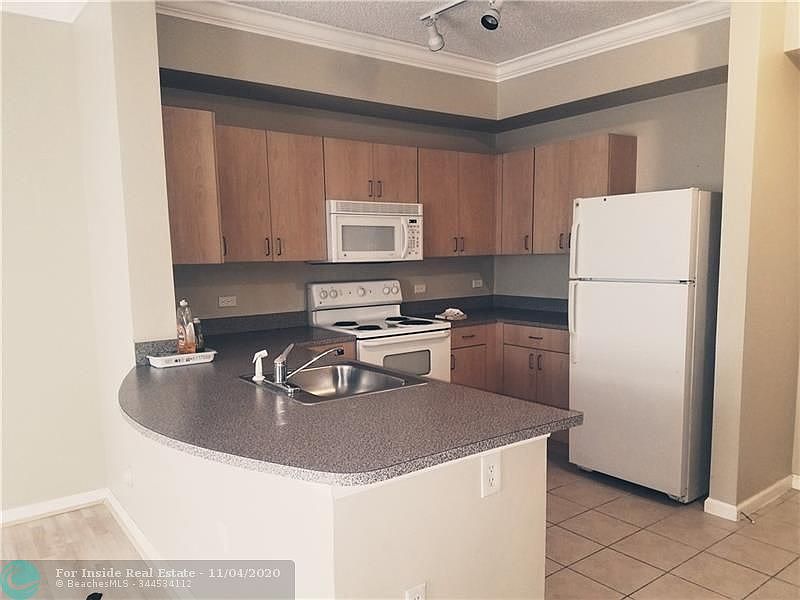 1st image of 533 NE 3rd Ave APT 138