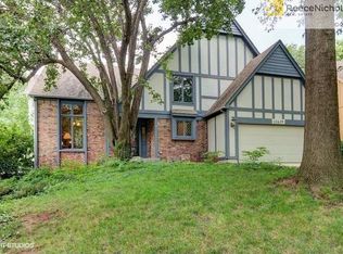 11624 Carter St, Overland Park, KS 66210