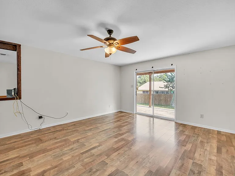 613 Manning Dr — Photo 8