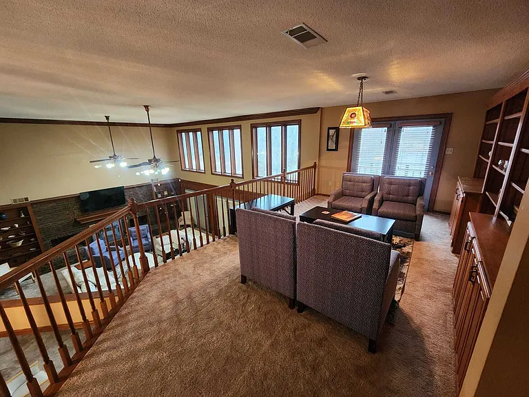 8220 Hunters Creek Dr — Photo 37