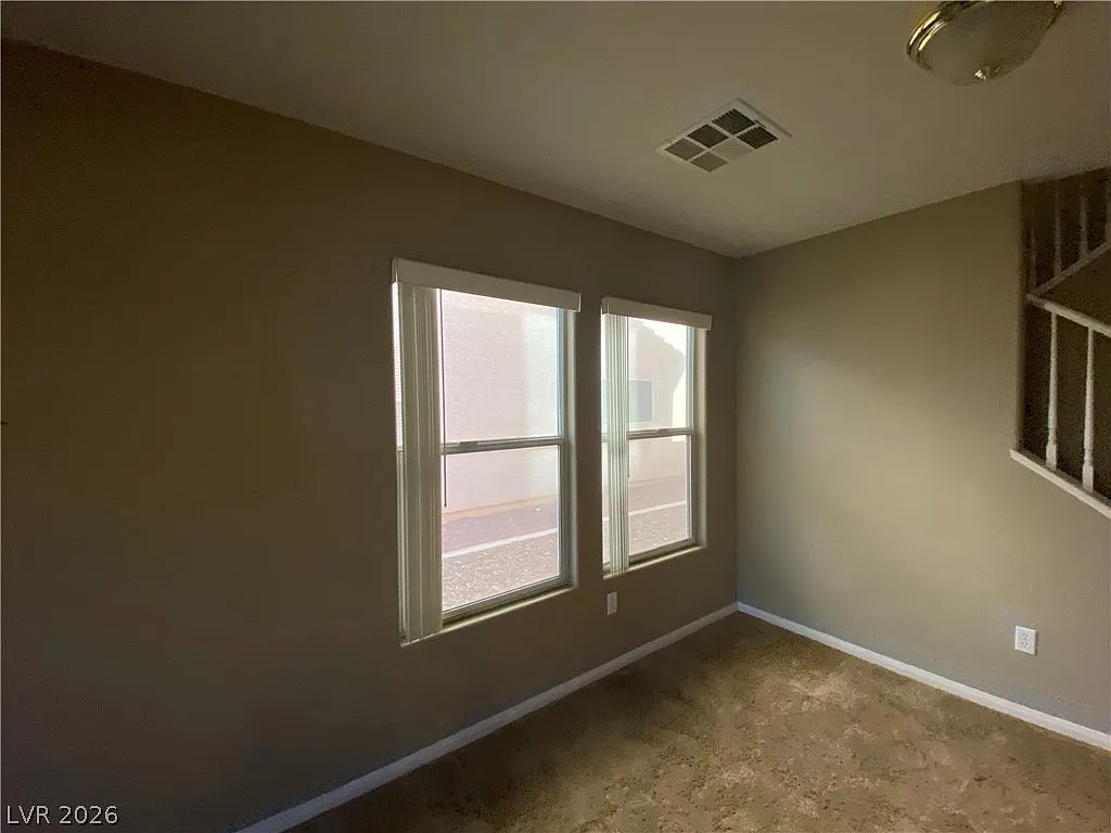 3 bed, 2.5 bath, 2322 sqft, $2,420 — Photo 3