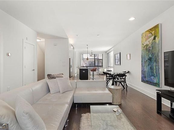 4th image of 61 Moda Ln