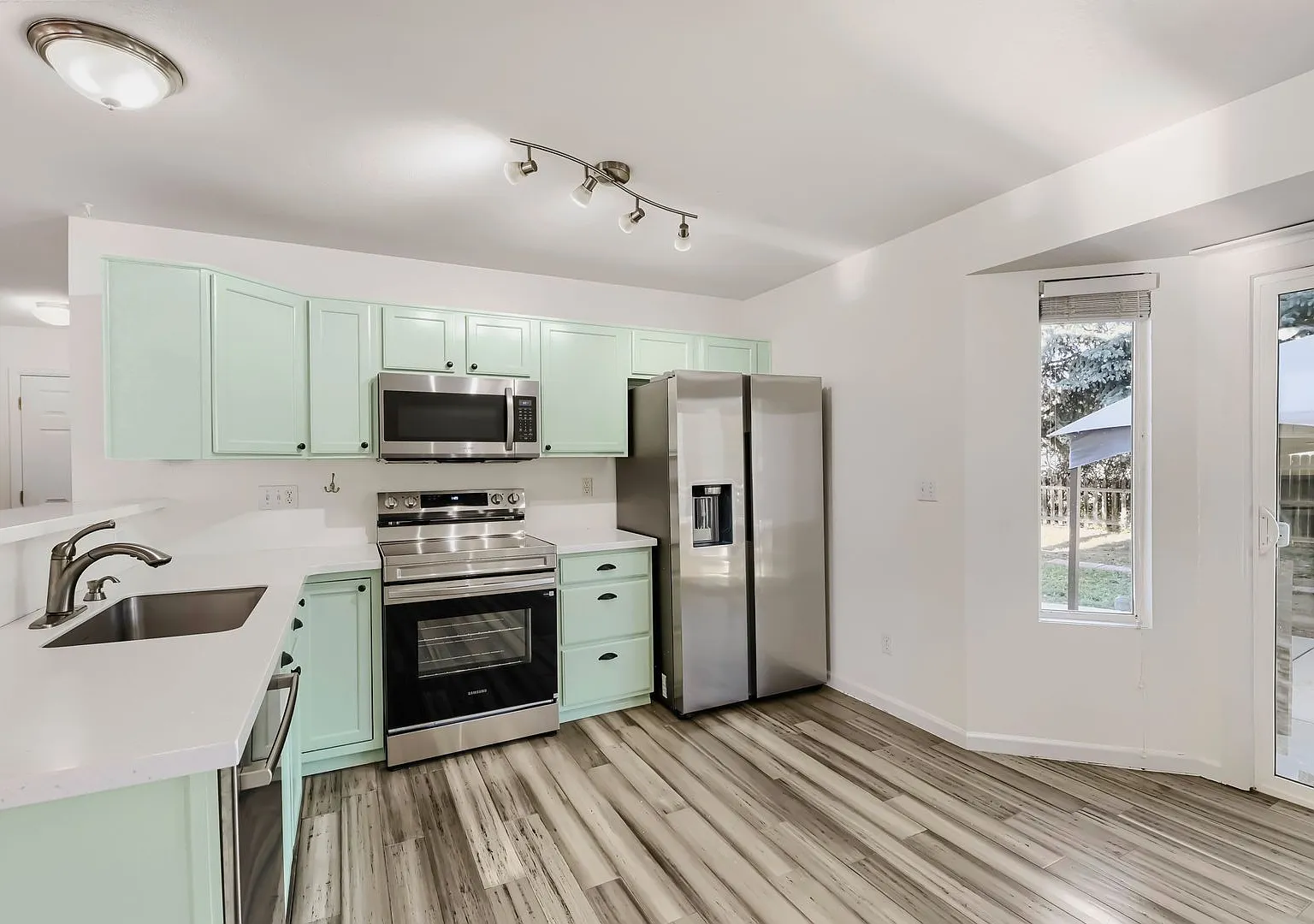 Beautifully Updated 4-Bedroom Wolf Creek Home with Finished Basement & Private Backyard — Photo 4