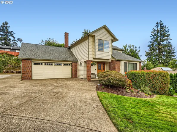 8379 SE Greenann Ct, Gladstone, OR 97027