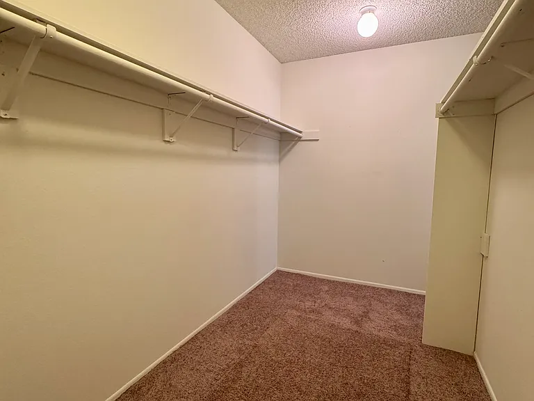 4901 Whitsett Ave #203 — Photo 22