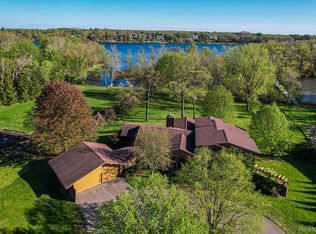 5325 Elmgate Bay Dr, Orchard Lake, MI