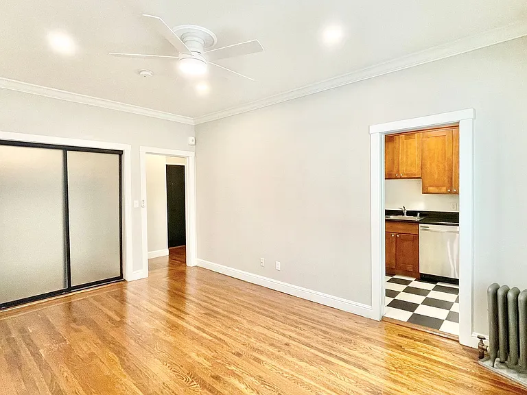 1348 Sacramento — Photo 3
