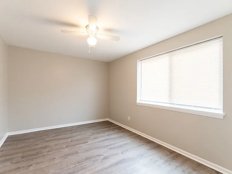Eagle's Nest Apartments — Photo 13