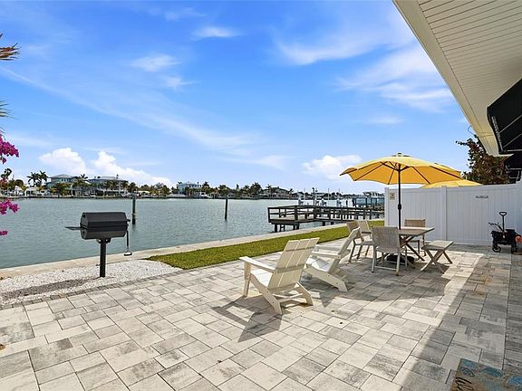 4th image of 2605 Bay Blvd