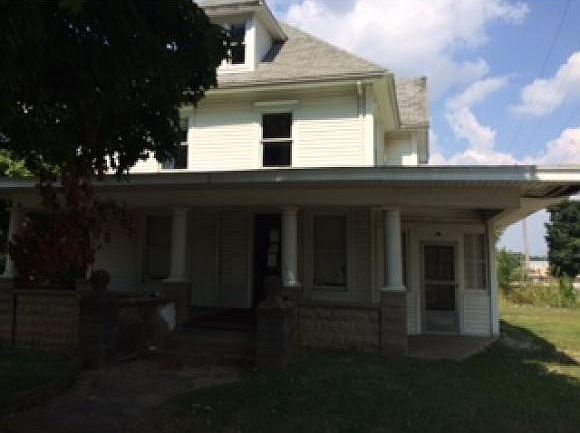 1st image of 102 W Bissell St