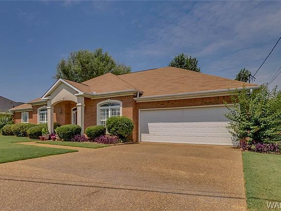 3rd image of 10214 Empress Blvd