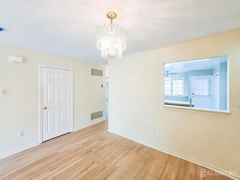 1 Rutland Ln — Photo 17