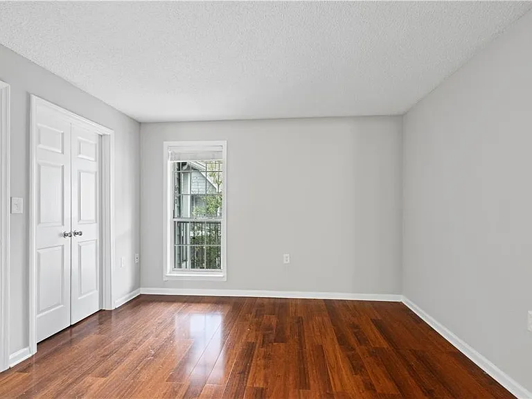 640 Granville Ct — Photo 19
