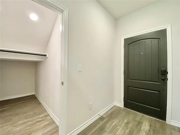 208 Caisson Trl — Photo 4