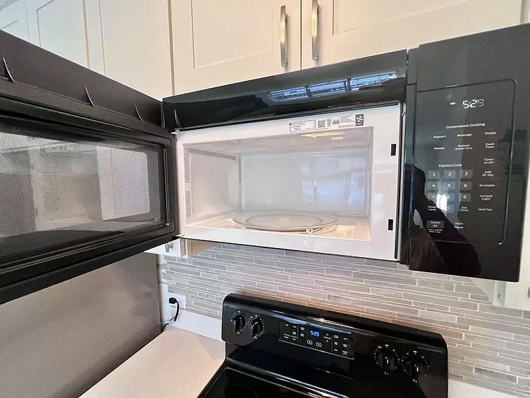 1914 University Ave #303 — Photo 11
