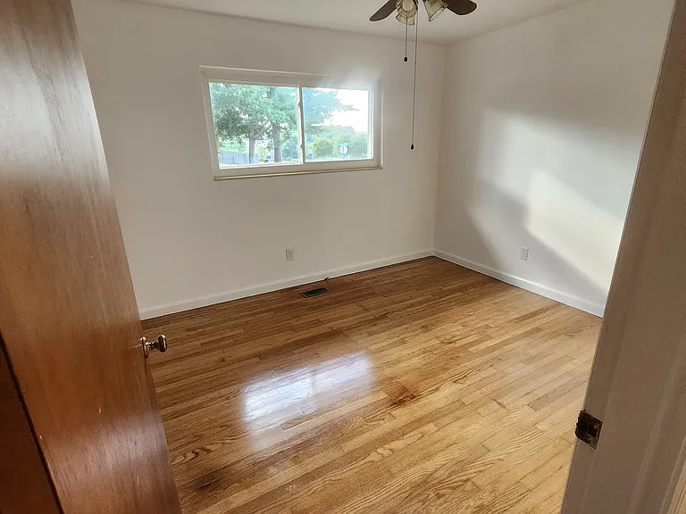 2322 Oakland Dr NW — Photo 13