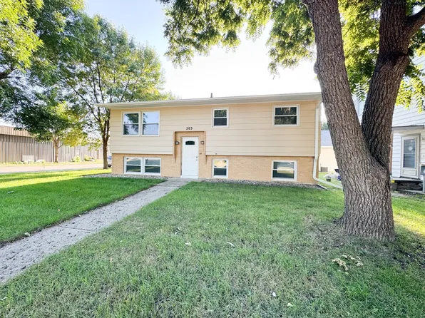 203 S Estey St, Luverne, MN 56156