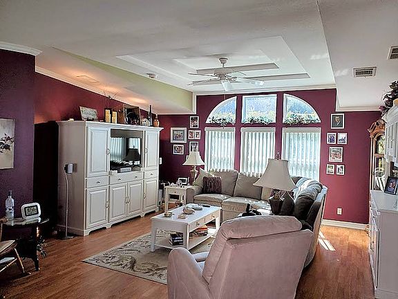 3rd image of 7 Tobias Ln