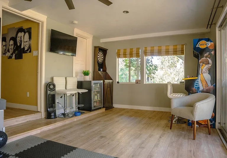 3675 Eagle St — Photo 23