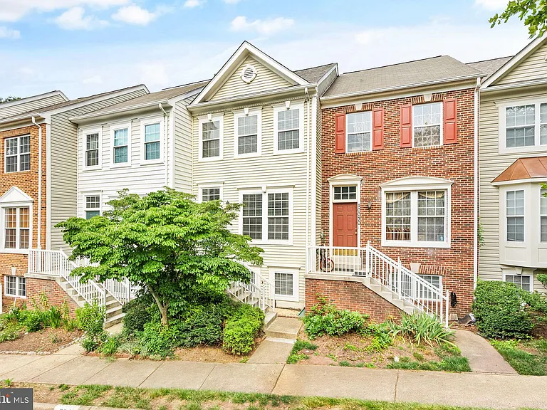 10032 Moxleys Ford Ln — Photo 2
