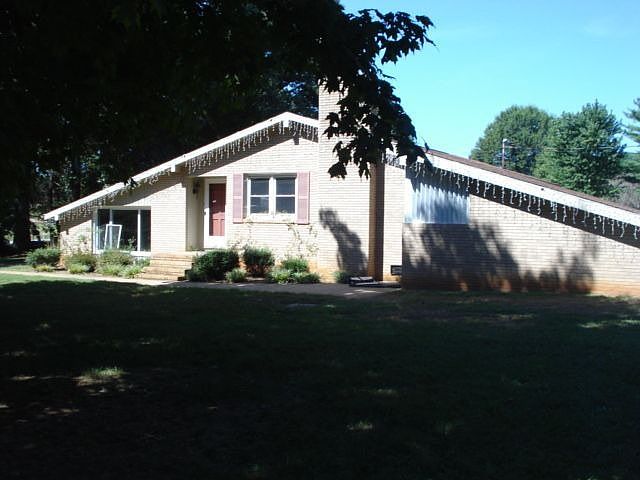 1st image of 210 W Edison Dr