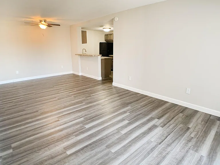Woodhills Apartments — Photo 56