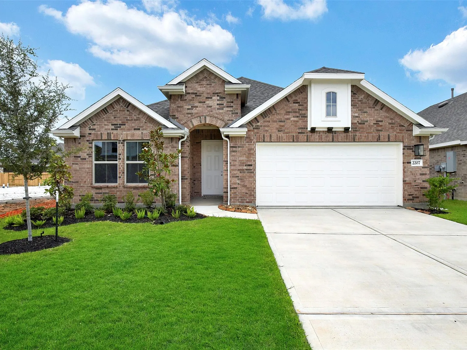 5 bed, 3.0 bath, 2170 sqft, $3,200 — Photo 1