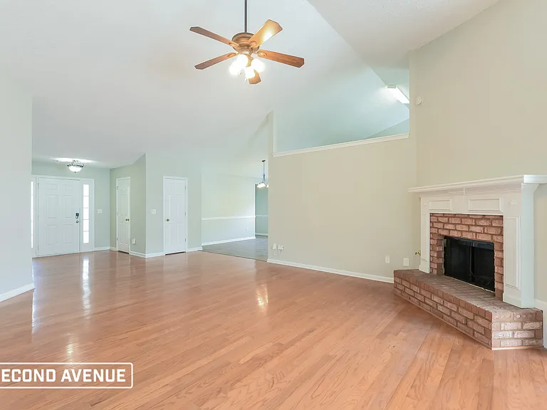 2725 Lenora Springs Dr — Photo 8
