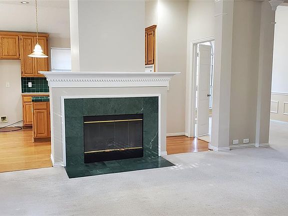 3rd image of 2813 Oleander Dr