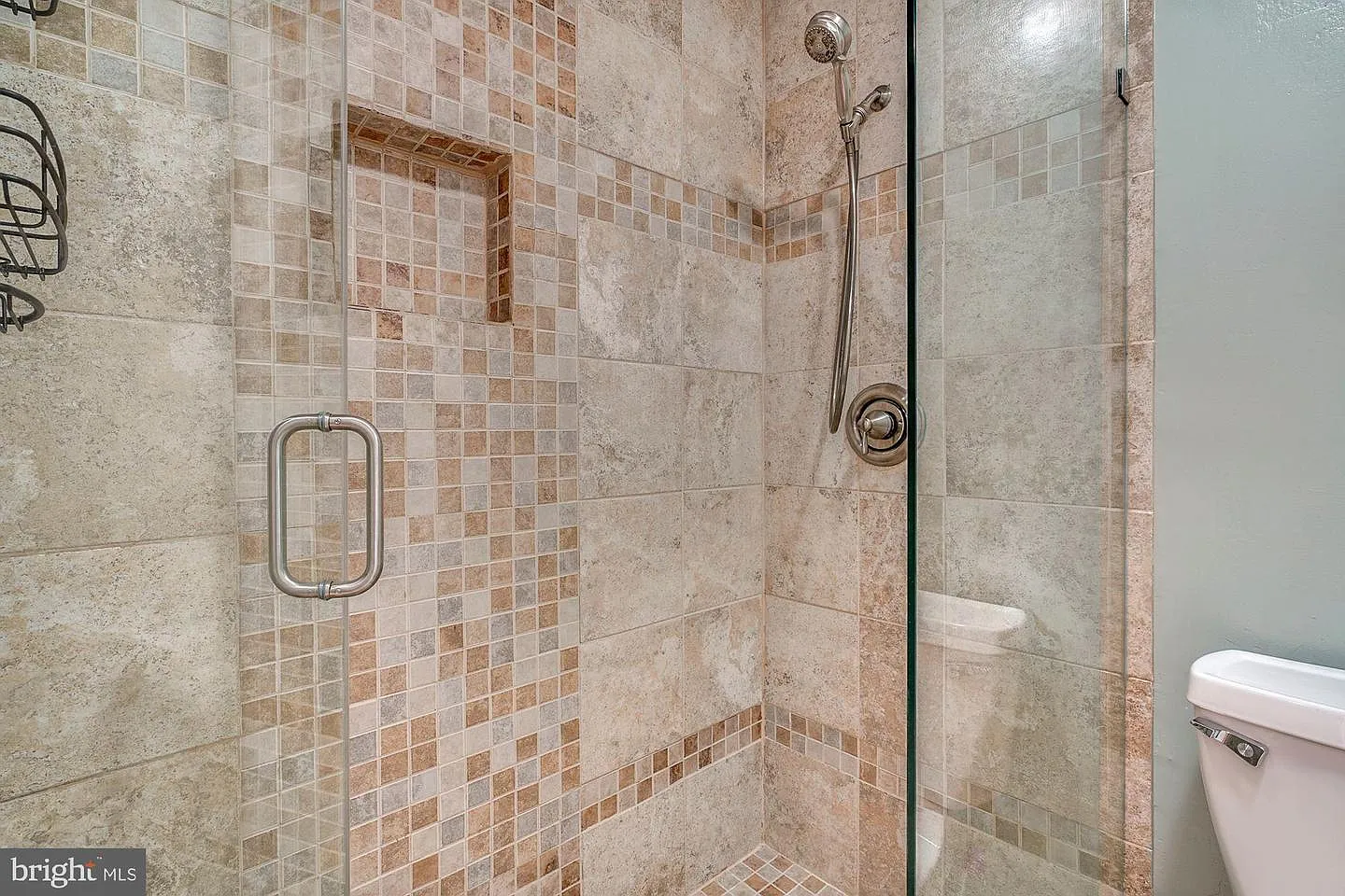 1 bed, 690 sqft, $1,950 — Photo 2