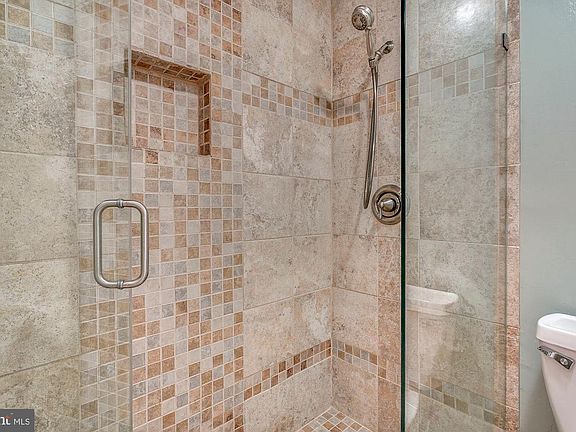 2nd image of 1513 Lincoln Way APT 304