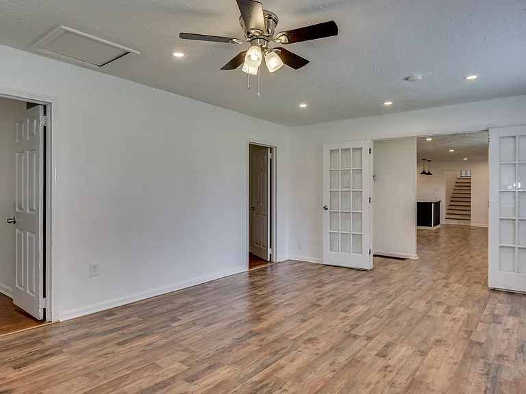 462 Morgan St NW — Photo 2