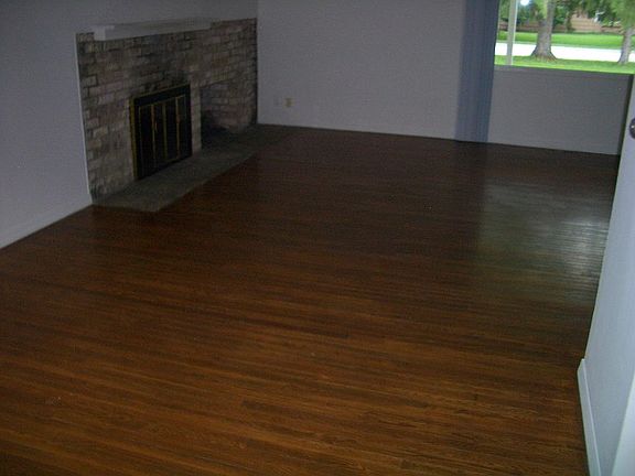 3rd image of 906 Rose St