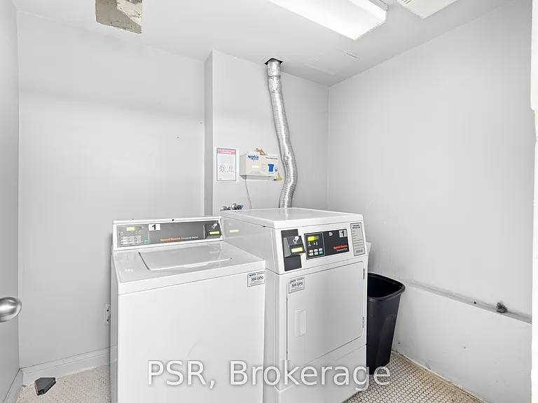 205 Gerrard St E #3 — Photo 11