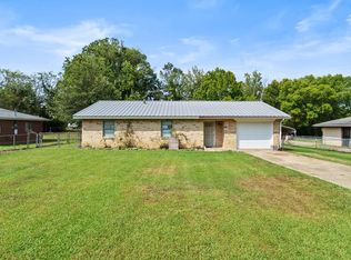 205 Hall St, Omaha, TX 75571