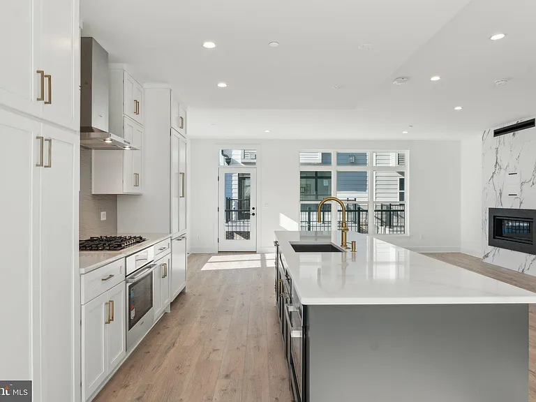 2106 Tysons Ridgeline Rd — Photo 8