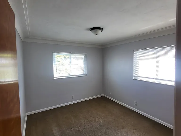 2954 Penrose Ave — Photo 10