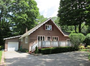 2 Bear Trl, Stockholm, NJ 07460