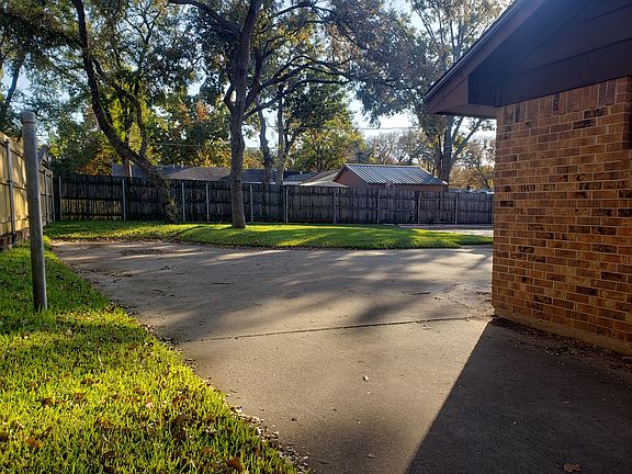 5th image of 1020 Anita Dr